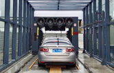 隴原大地某用戶全自動洗車機(jī)交付使用！整體機(jī)身潮流化熏黑處理，彰顯品質(zhì)，更源于林頓對洗車設(shè)備事業(yè)的那份執(zhí)與追求！